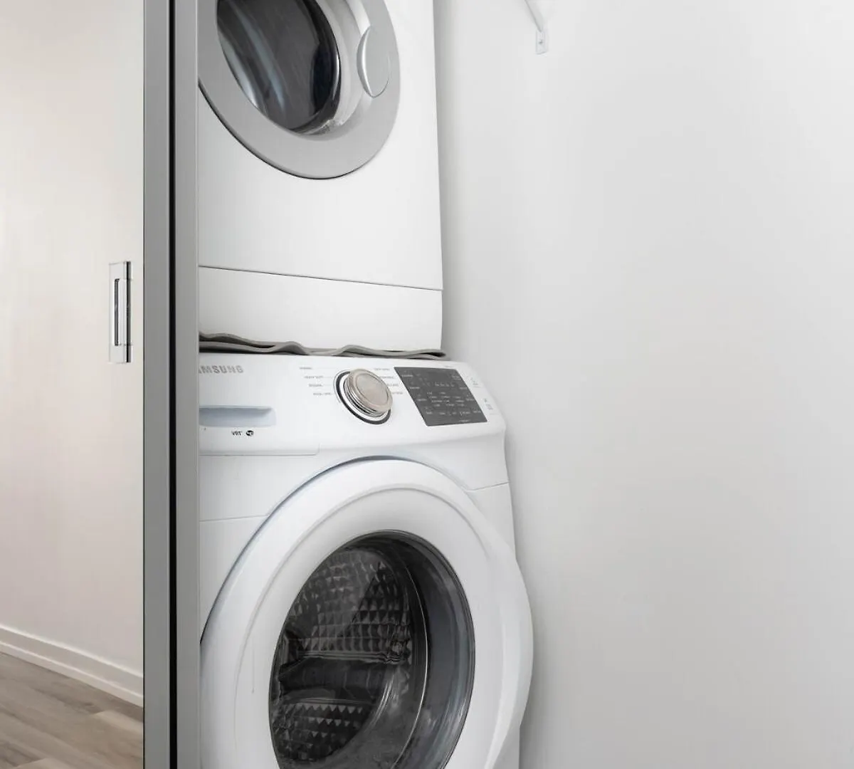 1Bd Next To Queen St - Most Ideal Location Toronto Canadá